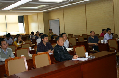 中科院地化所黄智龙研究员课题组与贵州大学杨瑞东教授研究团队举行学术交流